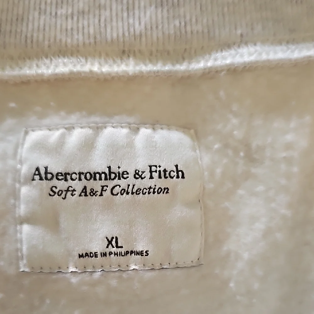 Abercrombie & Fitch Light Gray Sweatshirt - Picture 3 of 3